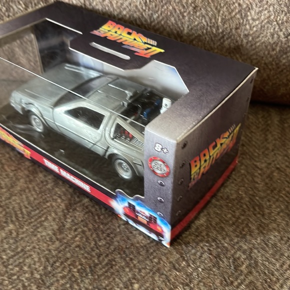 BackTo Future ll Time Machine - Picture 2 of 3